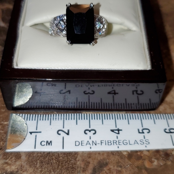 Silver Ring - Picture 3 of 4